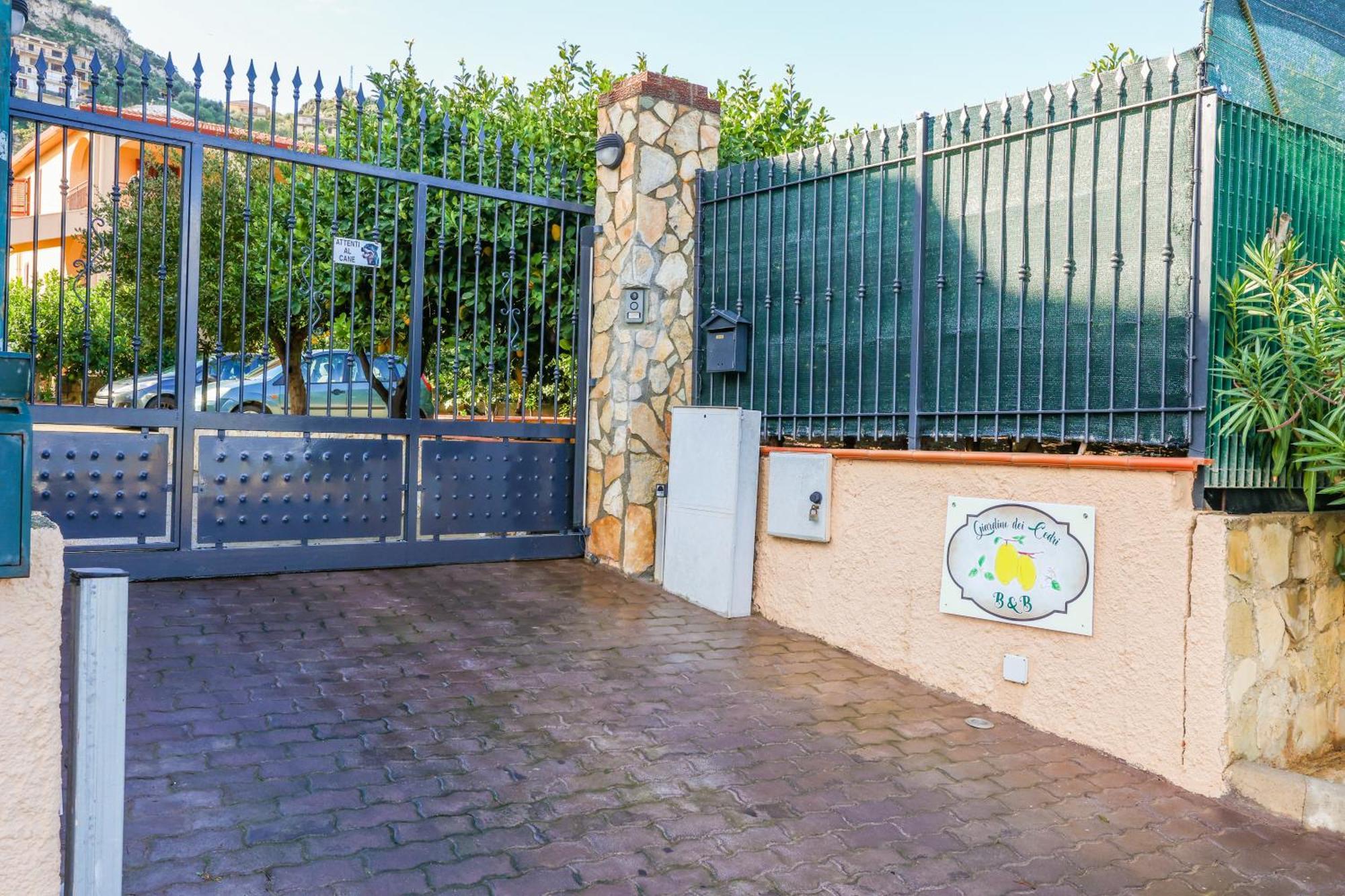 B&B Giardino Dei Cedri Trabia Exterior foto